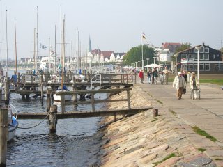 Hafenpromenade in Travemünde